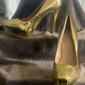 Liliana Shiny Gold Heels